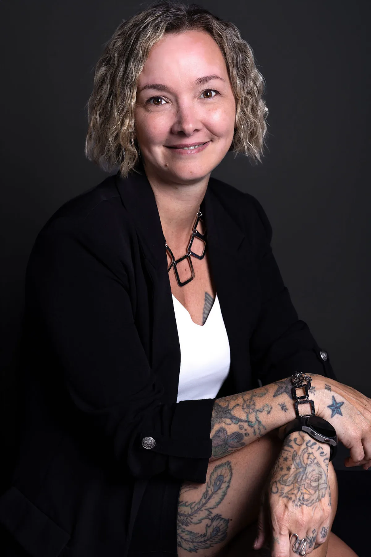 Marie-Claude Roch, Portrait d’un membre d’équipe dans un cabinet juridique.