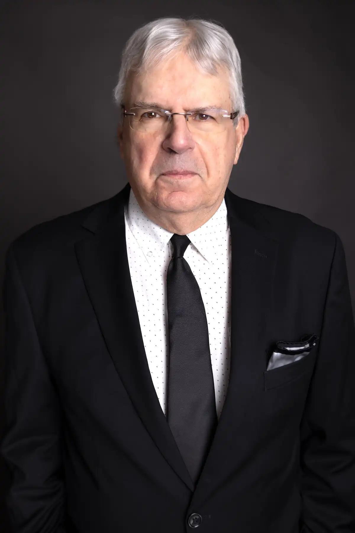 Me Michel Corbeil, avocat en droit des affaires au Québec, expert reconnu du cabinet avocat à proximité